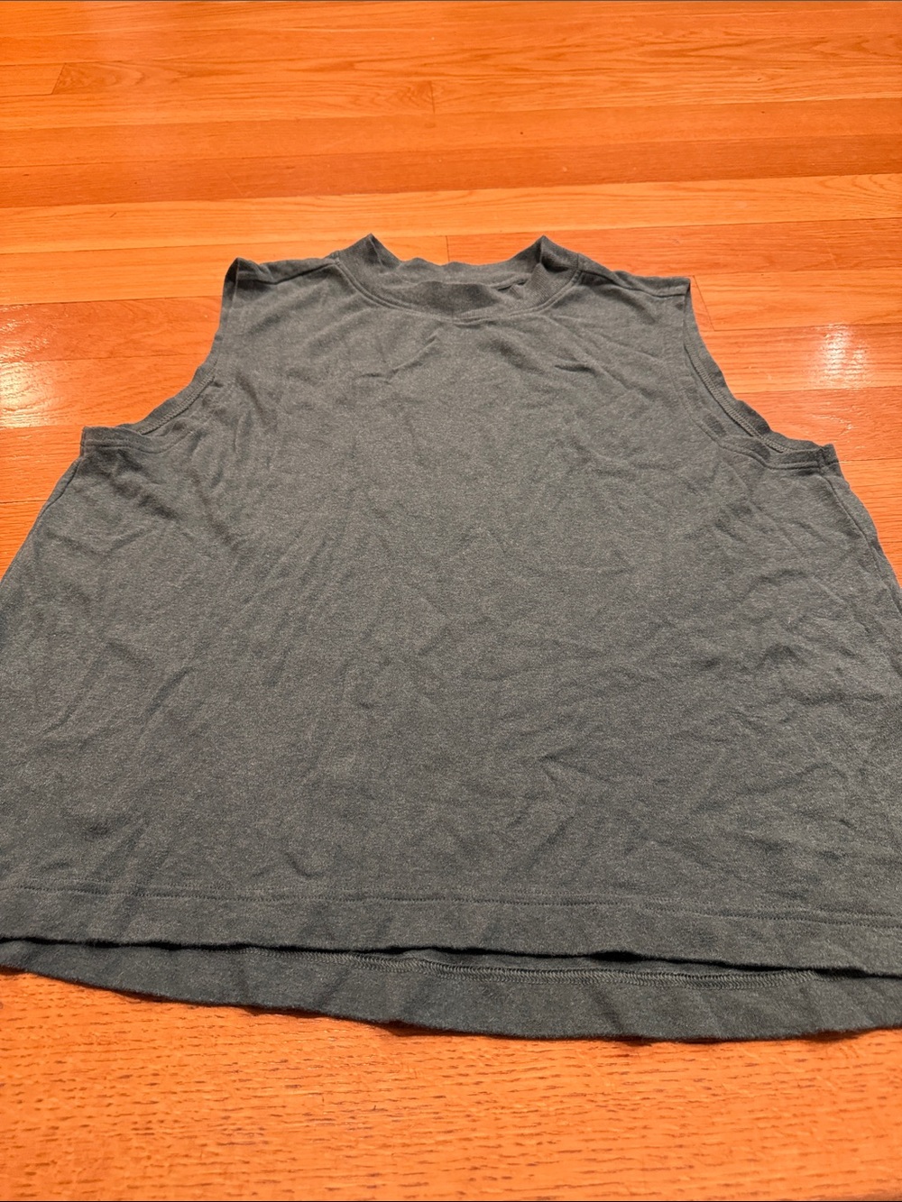 Pact green sleeveless tank size xlarge .